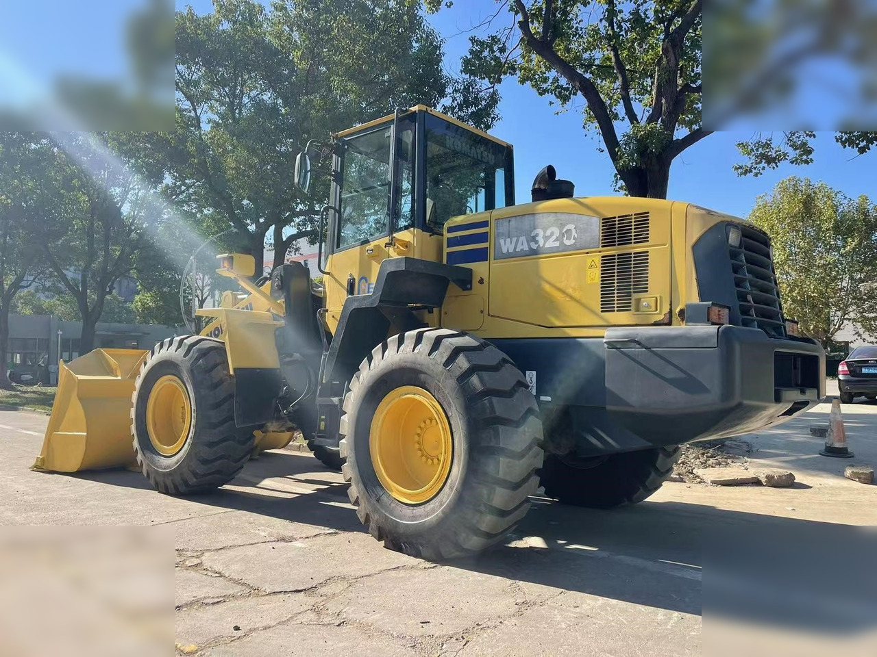 KOMATSU WA320-5 - Колесен товарач: снимка 3 KOMATSU WA320-5 - Колесен товарач: снимка 3