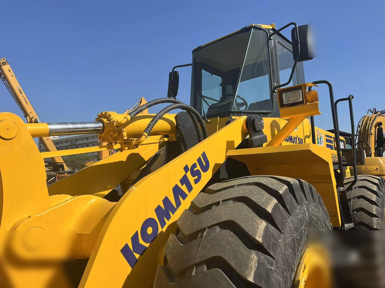 KOMATSU WA380-3 - Колесен товарач: снимка 4 KOMATSU WA380-3 - Колесен товарач: снимка 4
