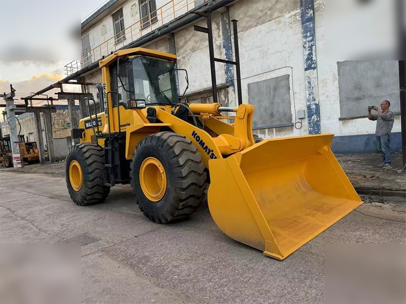 KOMATSU WA380-3 - Колесен товарач: снимка 2 KOMATSU WA380-3 - Колесен товарач: снимка 2