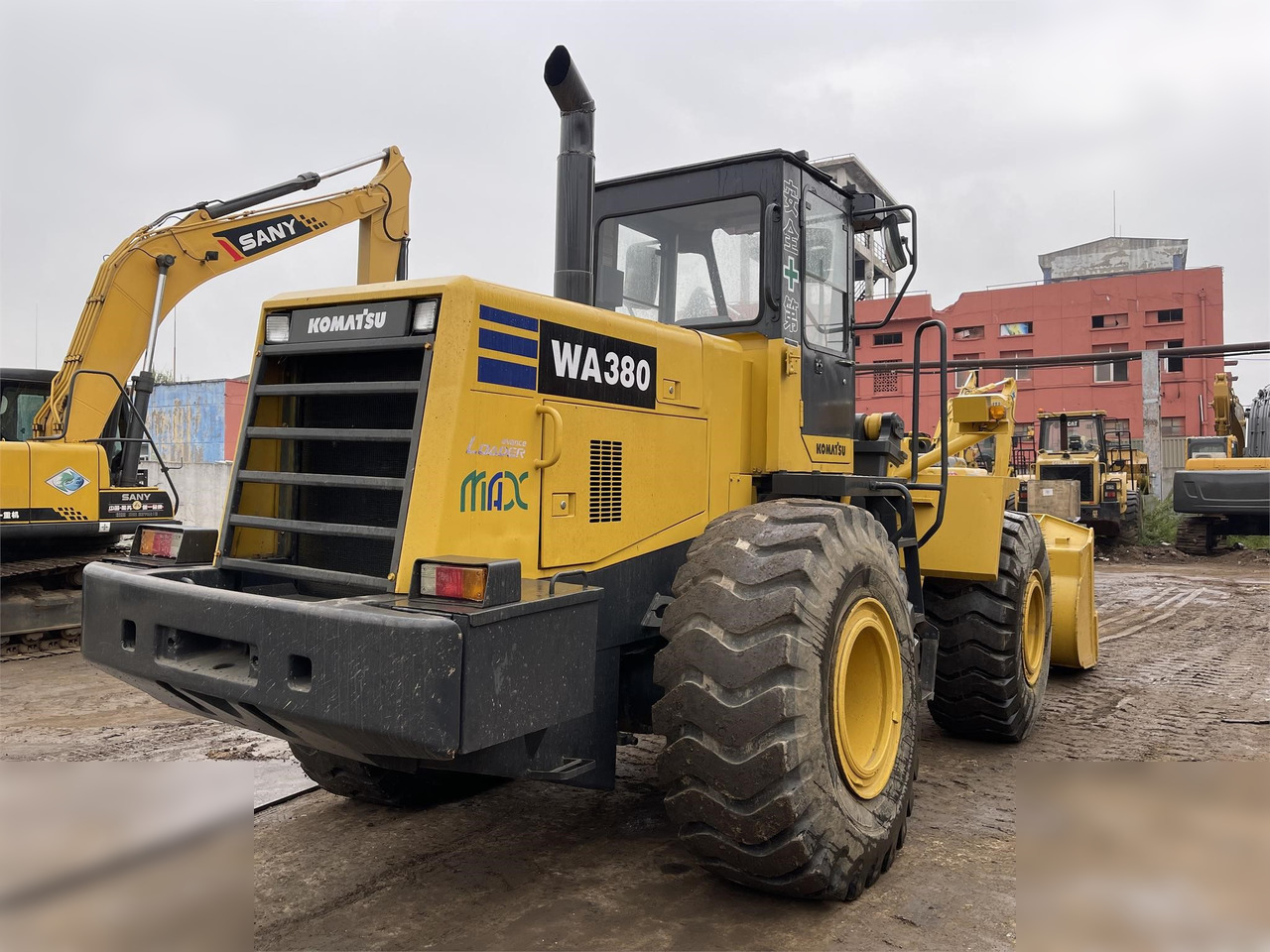 KOMATSU WA380-3 - Колесен товарач: снимка 2 KOMATSU WA380-3 - Колесен товарач: снимка 2