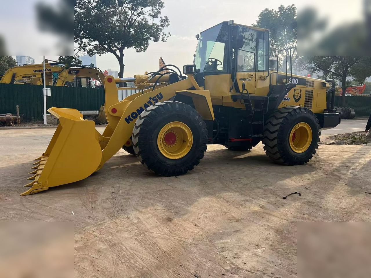 KOMATSU WA380-6 - Колесен товарач: снимка 2 KOMATSU WA380-6 - Колесен товарач: снимка 2
