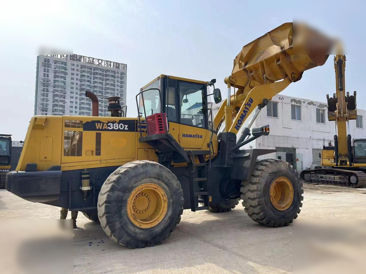 KOMATSU WA380Z-6 - Колесен товарач: снимка 1 KOMATSU WA380Z-6 - Колесен товарач: снимка 1