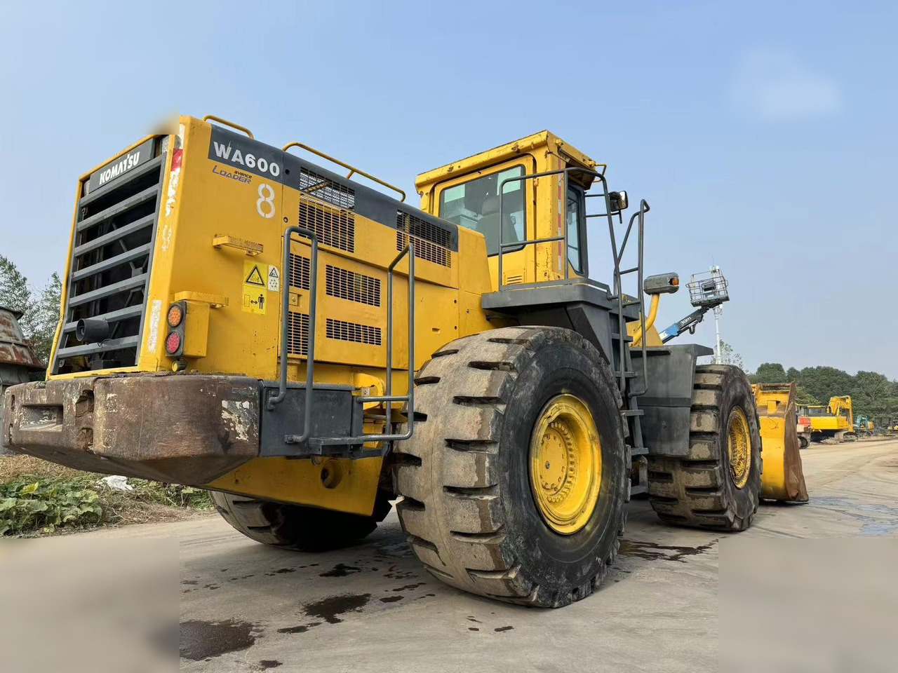 KOMATSU WA600-3 - Колесен товарач: снимка 4 KOMATSU WA600-3 - Колесен товарач: снимка 4