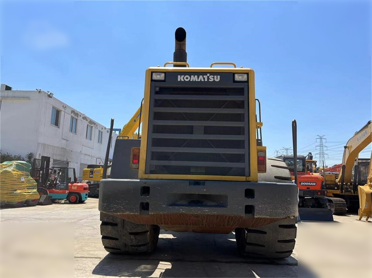 KOMATSU WA600-3 - Колесен товарач: снимка 3 KOMATSU WA600-3 - Колесен товарач: снимка 3
