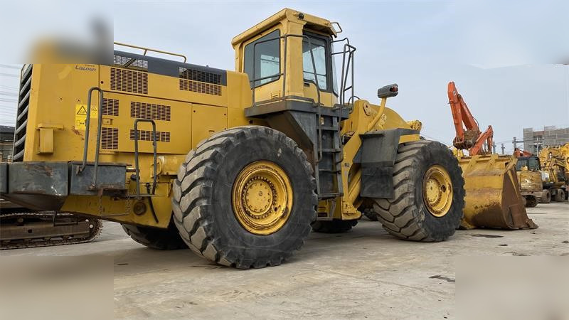 KOMATSU WA600-3 - Колесен товарач: снимка 1 KOMATSU WA600-3 - Колесен товарач: снимка 1