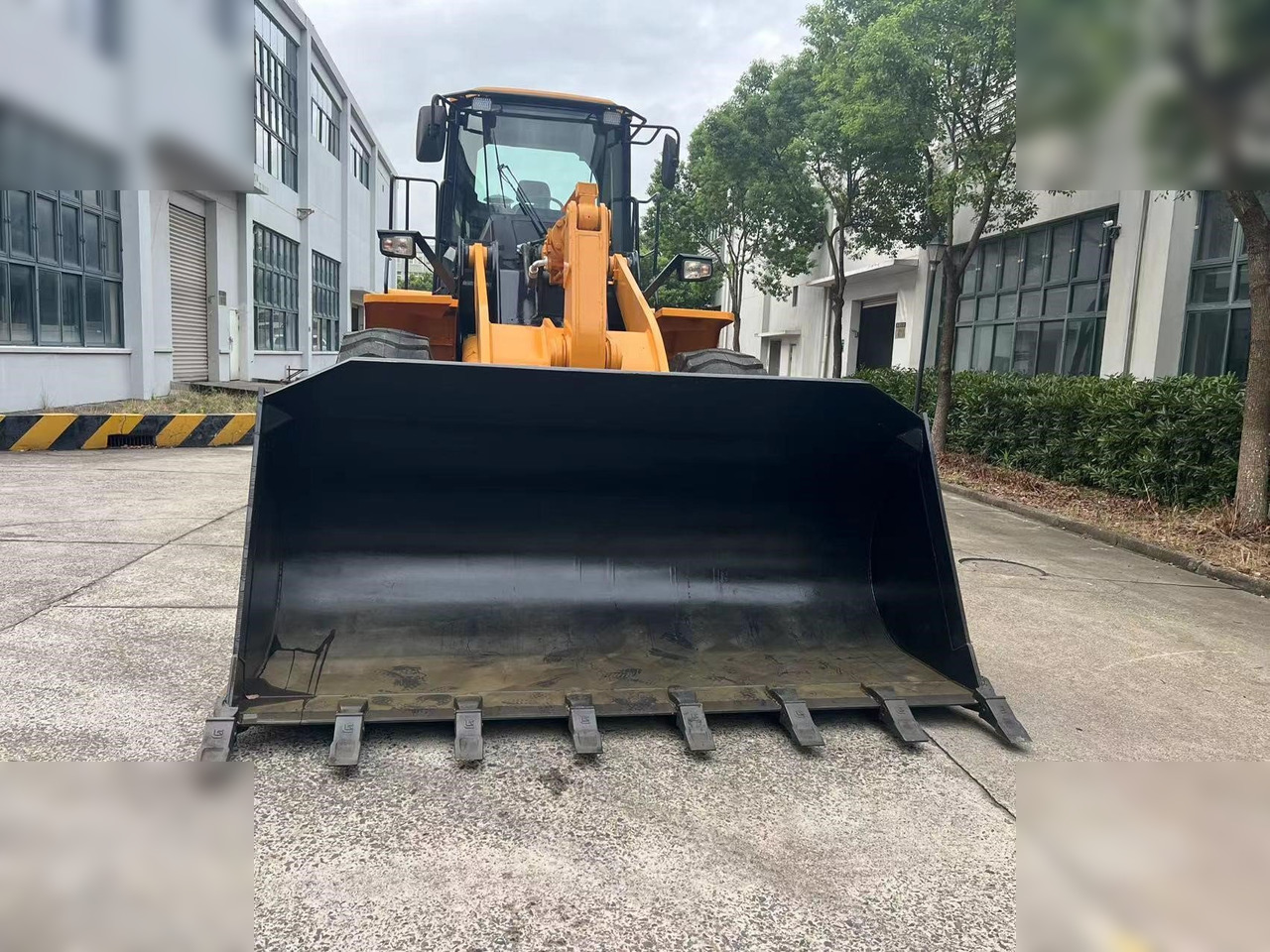 LIUGONG 856H - Колесен товарач: снимка 2 LIUGONG 856H - Колесен товарач: снимка 2