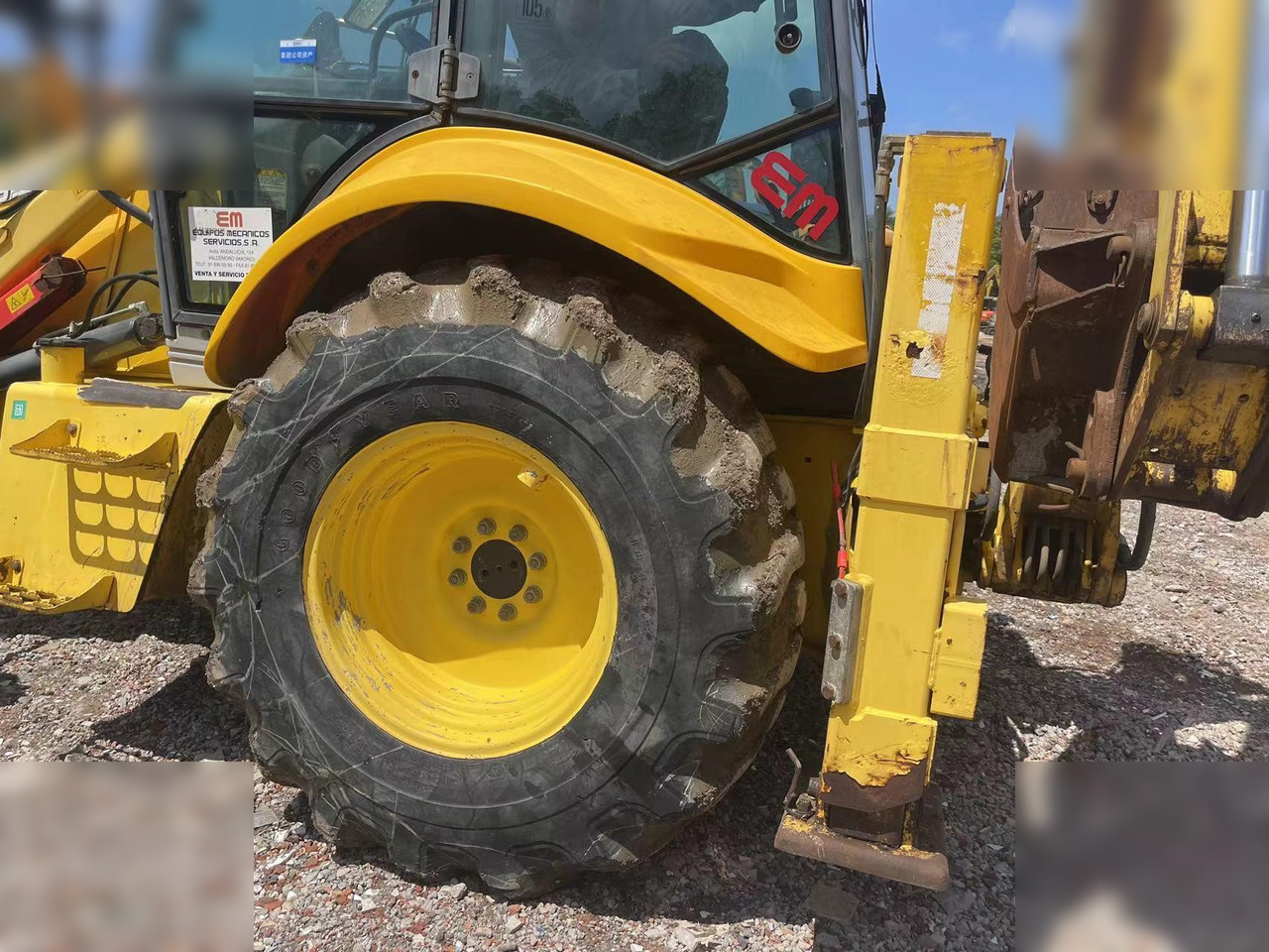 NEW HOLLAND LB95B-4PT - Багер-товарач: снимка 5 NEW HOLLAND LB95B-4PT - Багер-товарач: снимка 5