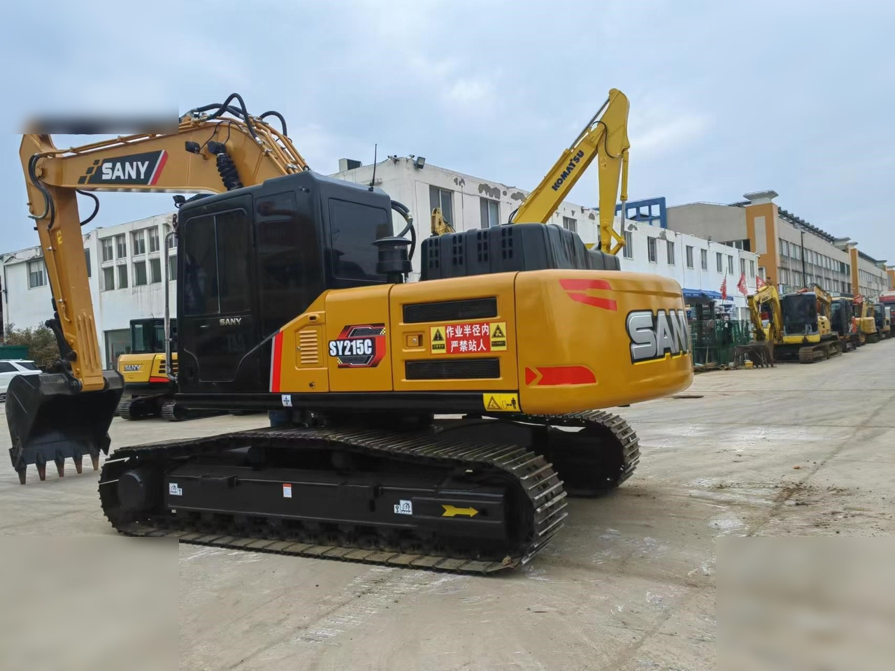 SANY SY215C - Верижен багер: снимка 1 SANY SY215C - Верижен багер: снимка 1