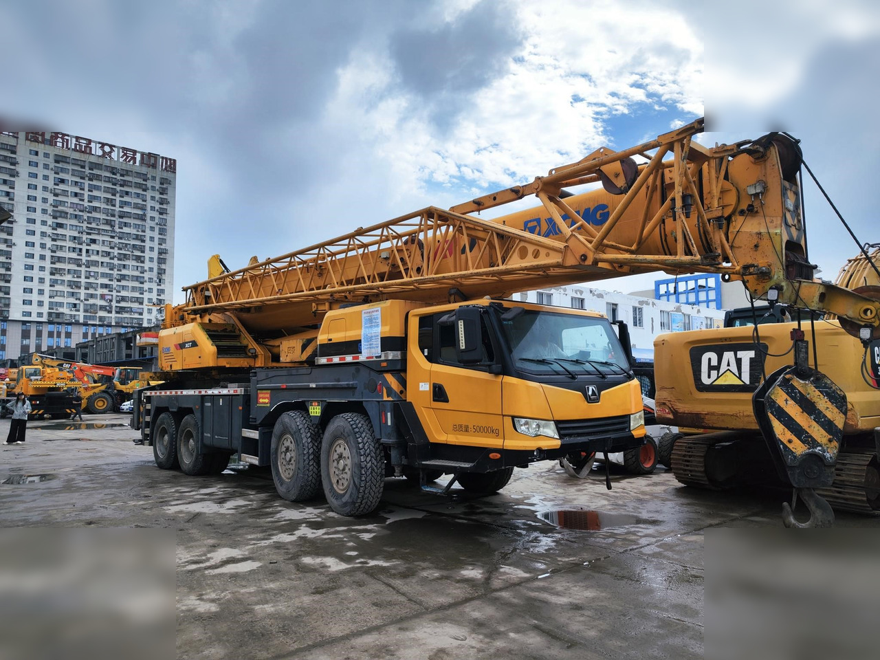 XCMG QY80XCT - Кран за всякакви терени: снимка 1 XCMG QY80XCT - Кран за всякакви терени: снимка 1