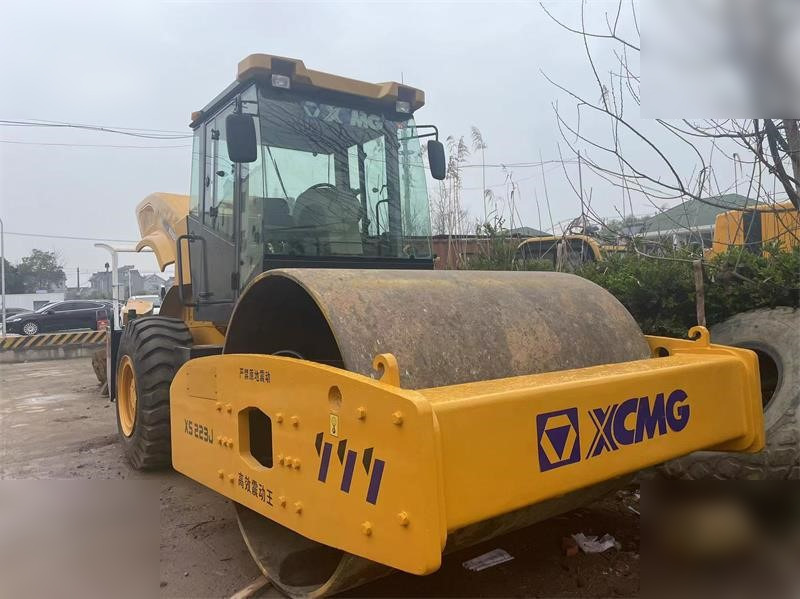 XCMG XS223J - Валяк: снимка 2 XCMG XS223J - Валяк: снимка 2