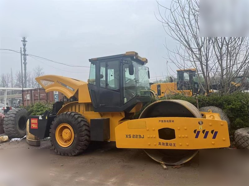XCMG XS223J - Валяк: снимка 1 XCMG XS223J - Валяк: снимка 1