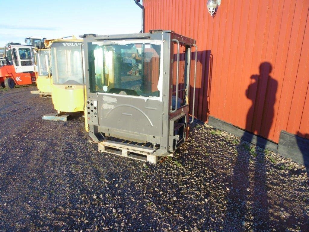 Hytt Volvo L60F - Кабина за Строителна техника: снимка 1 Hytt Volvo L60F - Кабина за Строителна техника: снимка 1