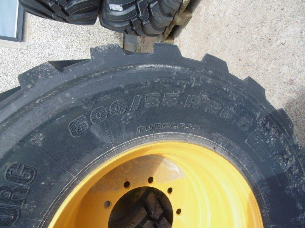 Trelleborg Twin 4 st fabriksnya 600-55/26,5 - Гума за Строителна техника: снимка 3 Trelleborg Twin 4 st fabriksnya 600-55/26,5 - Гума за Строителна техника: снимка 3
