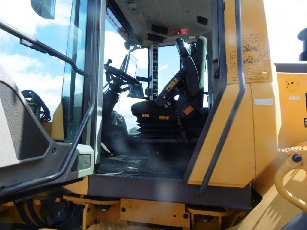 Volvo L 120 F - Колесен товарач: снимка 2 Volvo L 120 F - Колесен товарач: снимка 2
