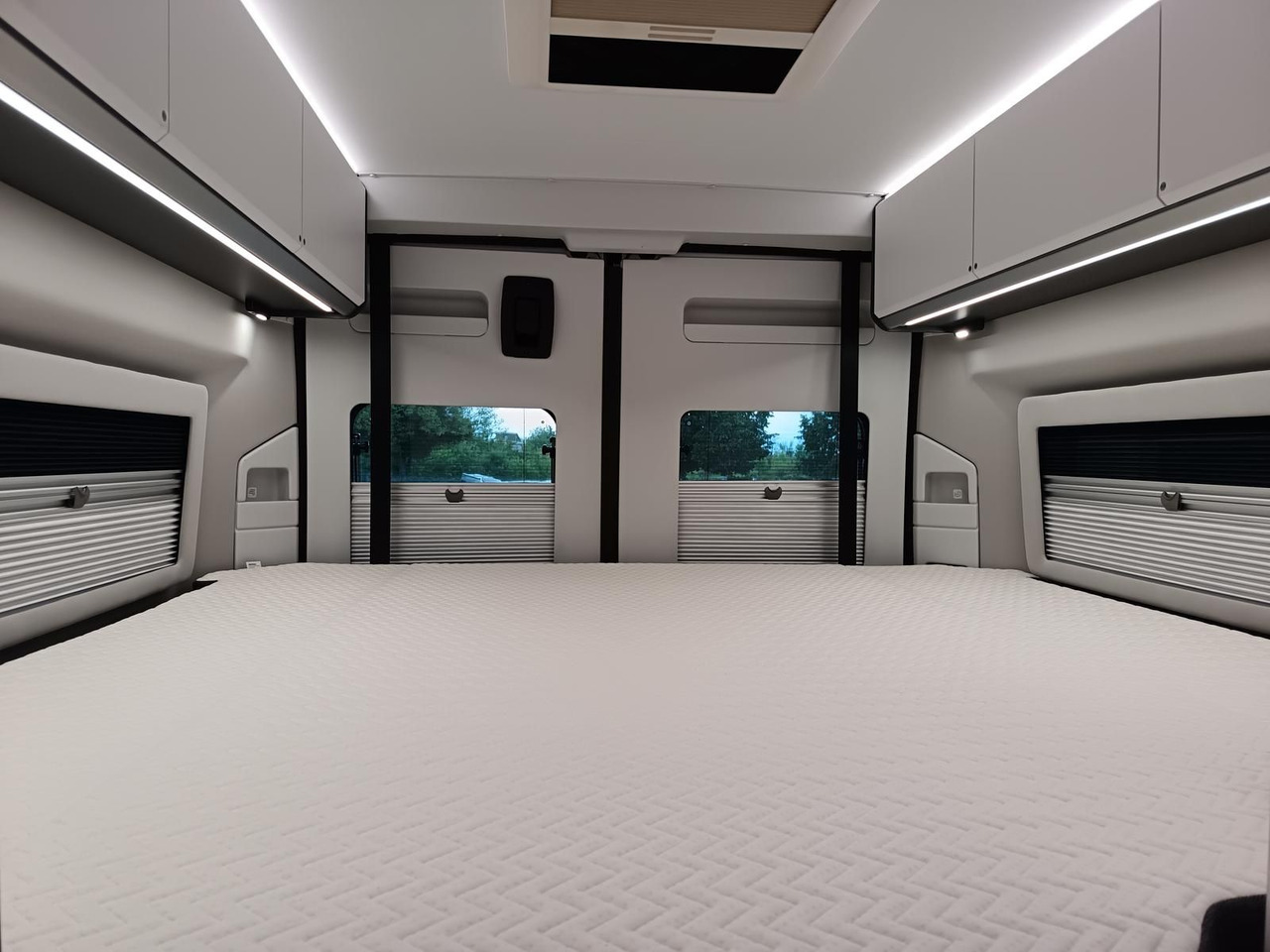 Кемпер ван Adria Twin "60Y" 640 SGX 4,25MAXI*JUBILEE*AUFSTELLDACH: снимка 16 Кемпер ван Adria Twin "60Y" 640 SGX 4,25MAXI*JUBILEE*AUFSTELLDACH: снимка 16