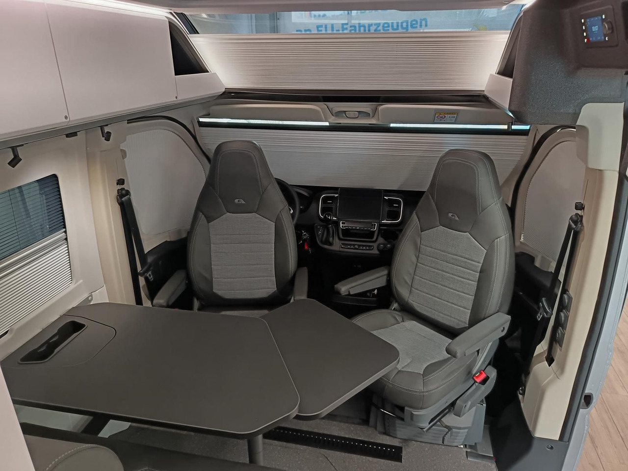 Кемпер ван Adria Twin "60Y" 640 SGX 4,25MAXI*JUBILEE*AUFSTELLDACH: снимка 17 Кемпер ван Adria Twin "60Y" 640 SGX 4,25MAXI*JUBILEE*AUFSTELLDACH: снимка 17