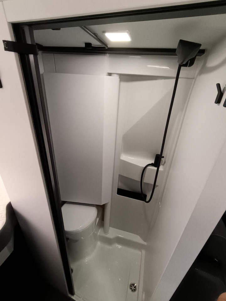 Кемпер ван Adria Twin "60Y" 640 SGX 4,25MAXI*JUBILEE*AUFSTELLDACH: снимка 19 Кемпер ван Adria Twin "60Y" 640 SGX 4,25MAXI*JUBILEE*AUFSTELLDACH: снимка 19