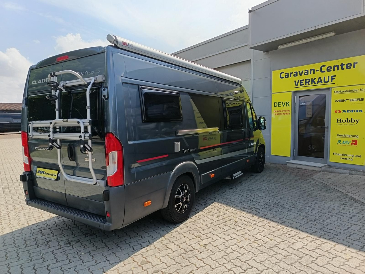 Adria Twin 640SLX Platinum*MARKISE*TV*SAT*FAHRRADTRÄG. - Кемпер ван: снимка 4 Adria Twin 640SLX Platinum*MARKISE*TV*SAT*FAHRRADTRÄG. - Кемпер ван: снимка 4