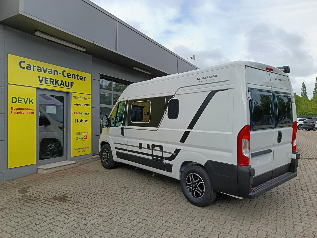 Adria Twin ALL-IN 540 SP*AUTOMATIK*SAFETY*STYLE*SOFORT - Кемпер ван: снимка 5 Adria Twin ALL-IN 540 SP*AUTOMATIK*SAFETY*STYLE*SOFORT - Кемпер ван: снимка 5