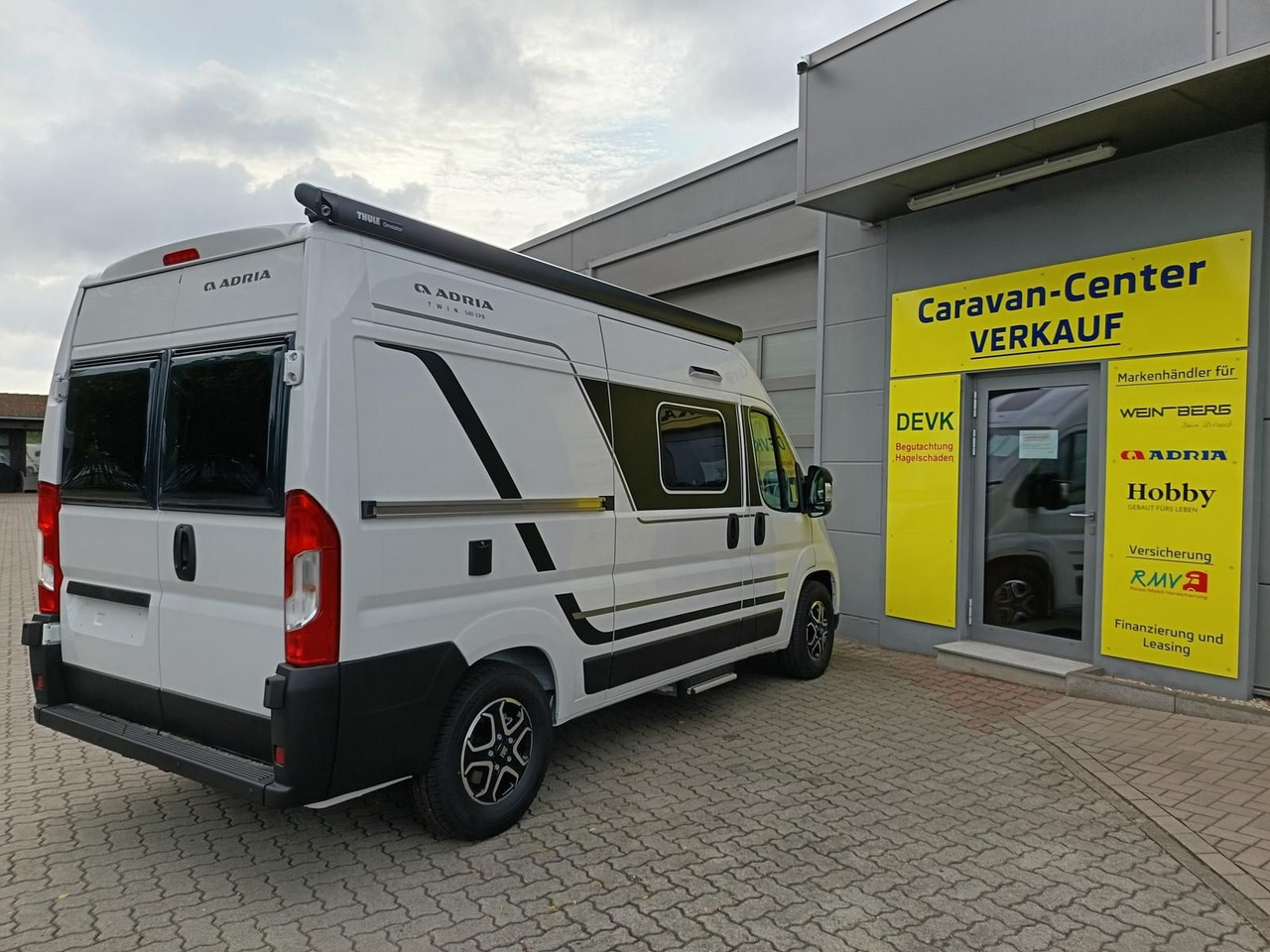 Adria Twin ALL-IN 540 SP*AUTOMATIK*SAFETY*STYLE*SOFORT - Кемпер ван: снимка 4 Adria Twin ALL-IN 540 SP*AUTOMATIK*SAFETY*STYLE*SOFORT - Кемпер ван: снимка 4