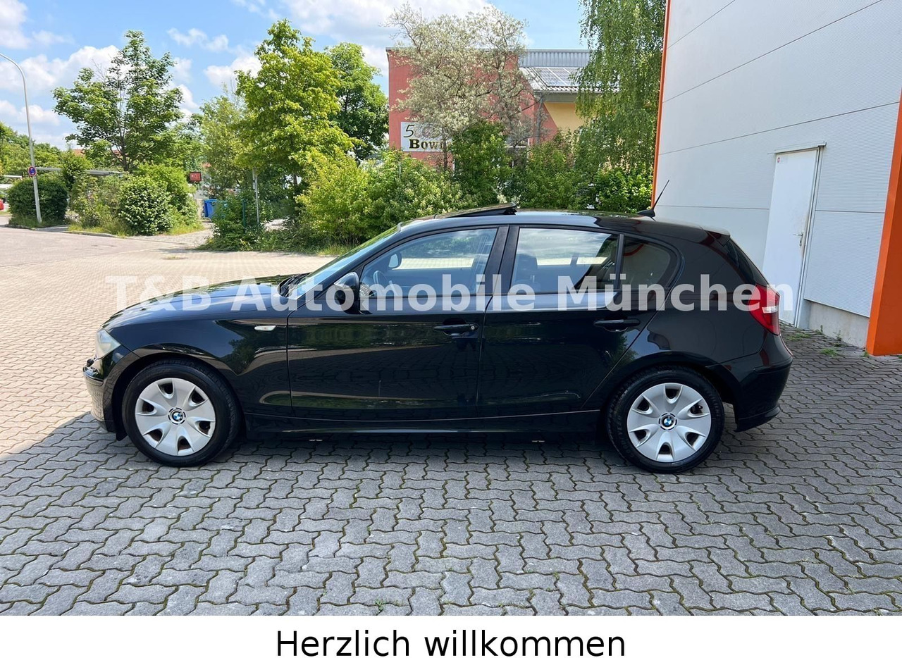 BMW 118d*Advantage-Paket*Klima*Navi*Xenon*PDC*1.Hand - Седан: снимка 2 BMW 118d*Advantage-Paket*Klima*Navi*Xenon*PDC*1.Hand - Седан: снимка 2