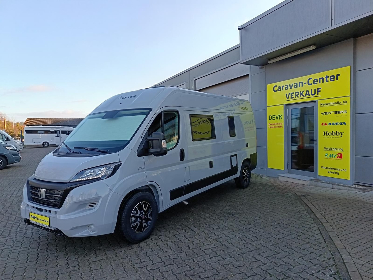 Clever Celebration 600 MJ24*AHK*MARKISE*ACC*R-KAM*RADIO - Кемпер ван: снимка 4 Clever Celebration 600 MJ24*AHK*MARKISE*ACC*R-KAM*RADIO - Кемпер ван: снимка 4