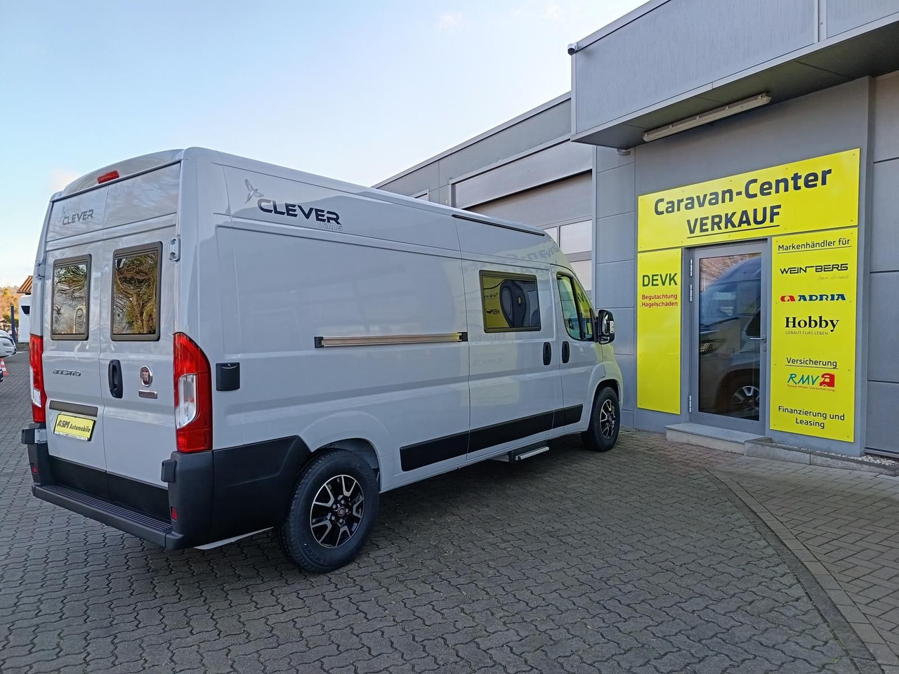 Clever Celebration 600 MJ24*AHK*MARKISE*ACC*R-KAM*RADIO - Кемпер ван: снимка 5 Clever Celebration 600 MJ24*AHK*MARKISE*ACC*R-KAM*RADIO - Кемпер ван: снимка 5