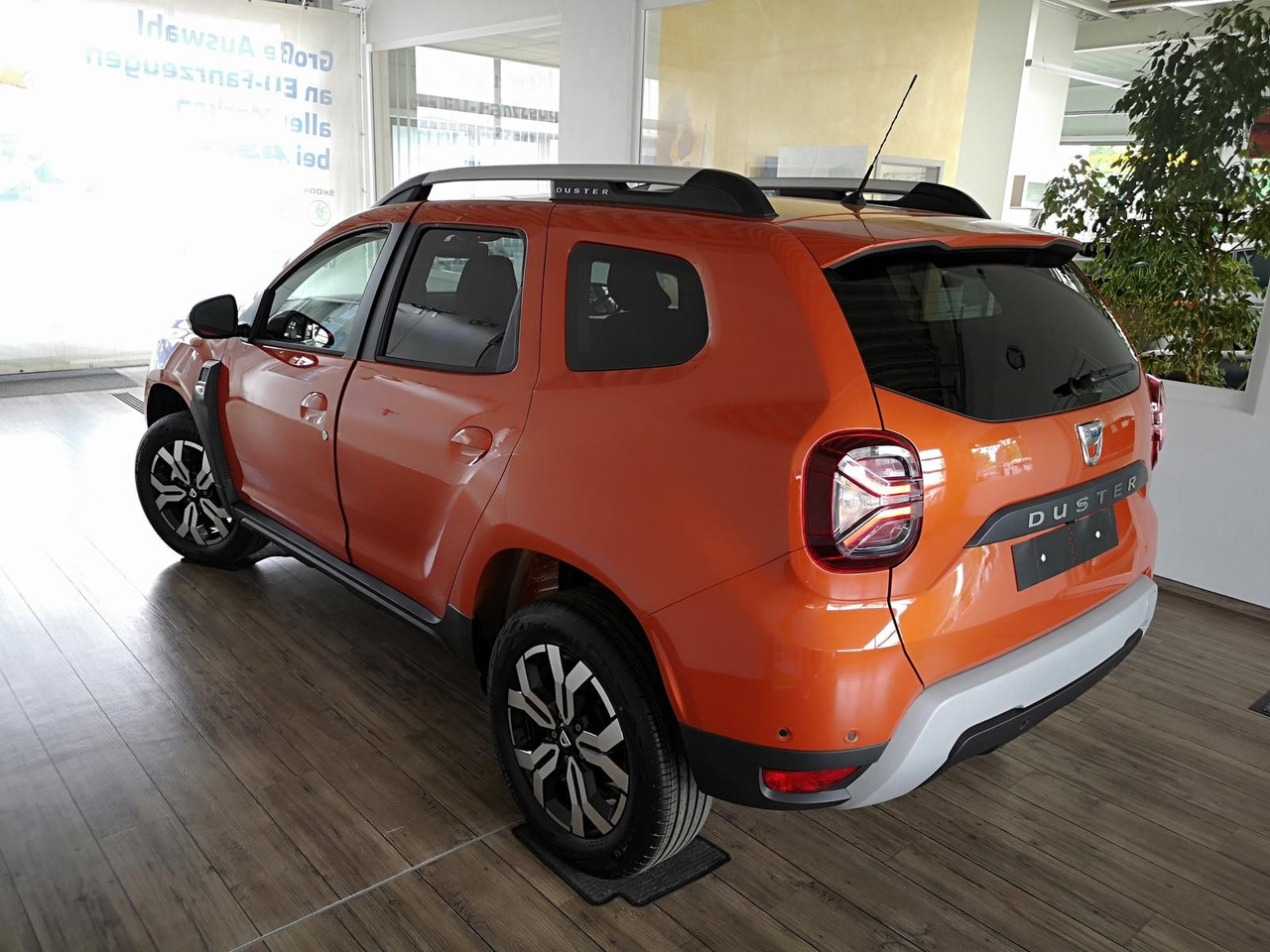 Dacia Duster Prestige Tce 130*KLIMA*SHZ*R-KAM*DAB*NAVI - Джип: снимка 4 Dacia Duster Prestige Tce 130*KLIMA*SHZ*R-KAM*DAB*NAVI - Джип: снимка 4