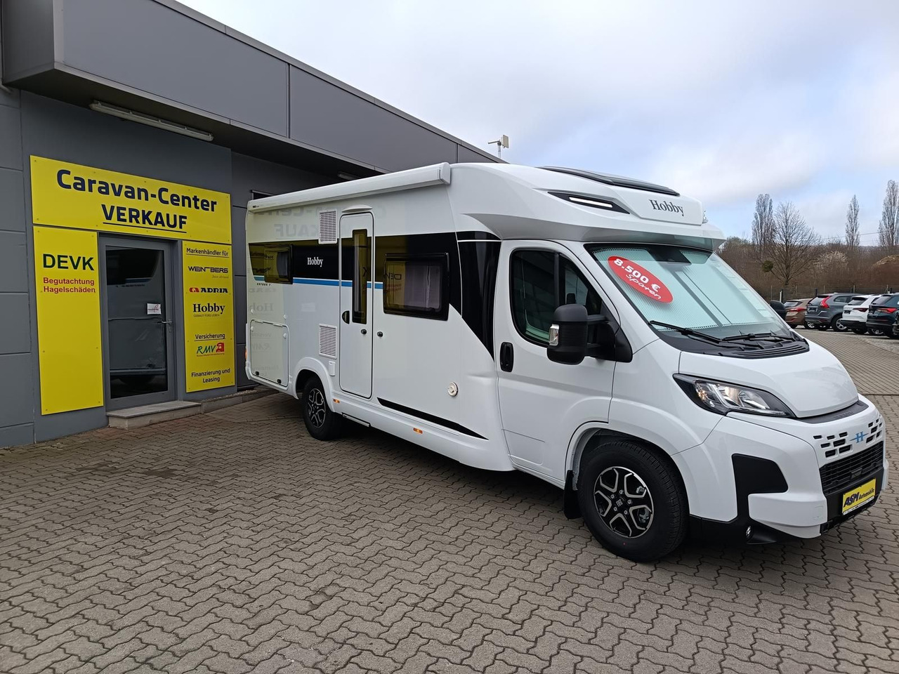 Hobby Ontour T 700 FH*180PS*CAMPERNET*LITHIUM*MARKISE* - Полуинтегриран кемпер: снимка 2 Hobby Ontour T 700 FH*180PS*CAMPERNET*LITHIUM*MARKISE* - Полуинтегриран кемпер: снимка 2