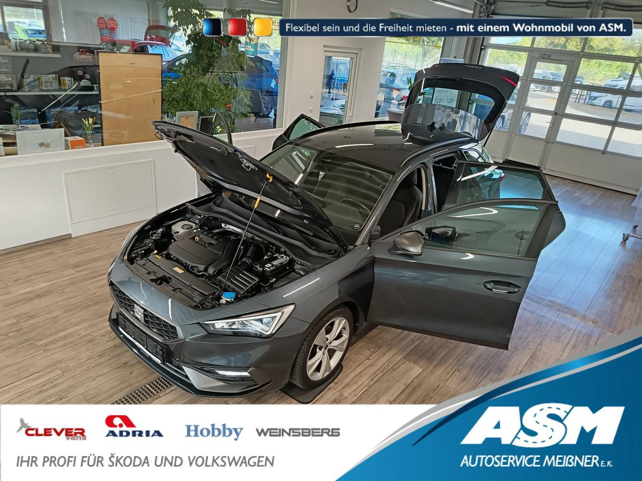 Seat Leon Sportstourer 1,5TSI FR*NAVI*LED*SOUND*R-KAM - Комби: снимка 1 Seat Leon Sportstourer 1,5TSI FR*NAVI*LED*SOUND*R-KAM - Комби: снимка 1