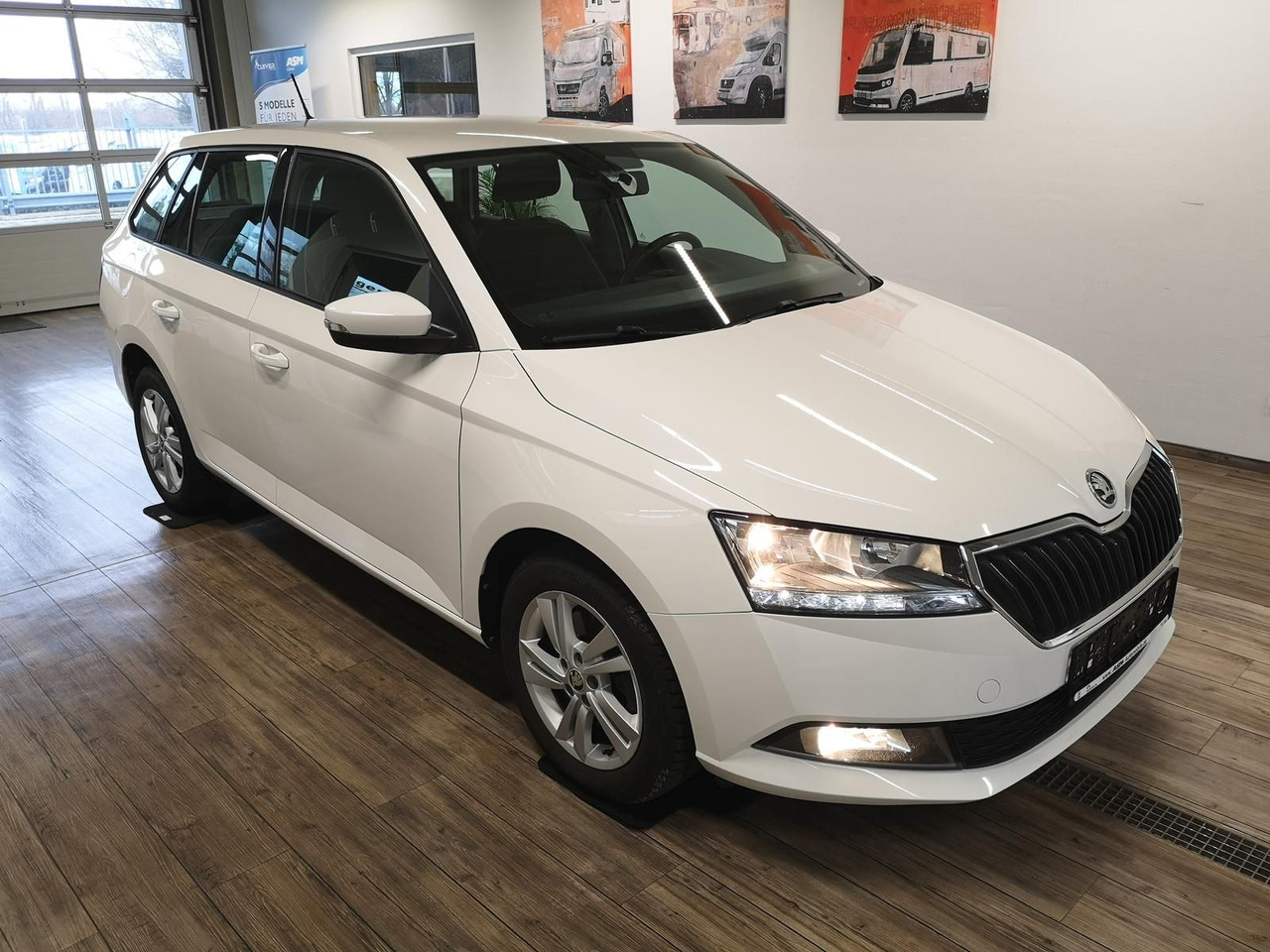 Skoda Fabia Combi Ambition 1.0TSI 81kW+R-KAM+PDC+KLIMA - Лек автомобил: снимка 2 Skoda Fabia Combi Ambition 1.0TSI 81kW+R-KAM+PDC+KLIMA - Лек автомобил: снимка 2