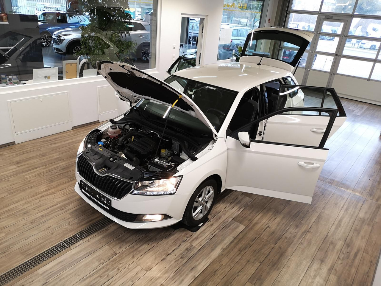 Skoda Fabia Combi Ambition 1.0TSI 81kW+R-KAM+PDC+KLIMA - Лек автомобил: снимка 5 Skoda Fabia Combi Ambition 1.0TSI 81kW+R-KAM+PDC+KLIMA - Лек автомобил: снимка 5