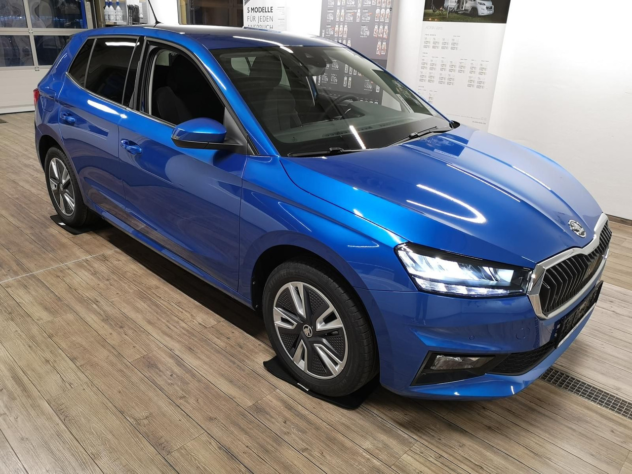 Skoda Fabia Style 1,0TSI 81 kW+R-KAM+2xPDC+LED+DAB+SHZ - Седан: снимка 2 Skoda Fabia Style 1,0TSI 81 kW+R-KAM+2xPDC+LED+DAB+SHZ - Седан: снимка 2
