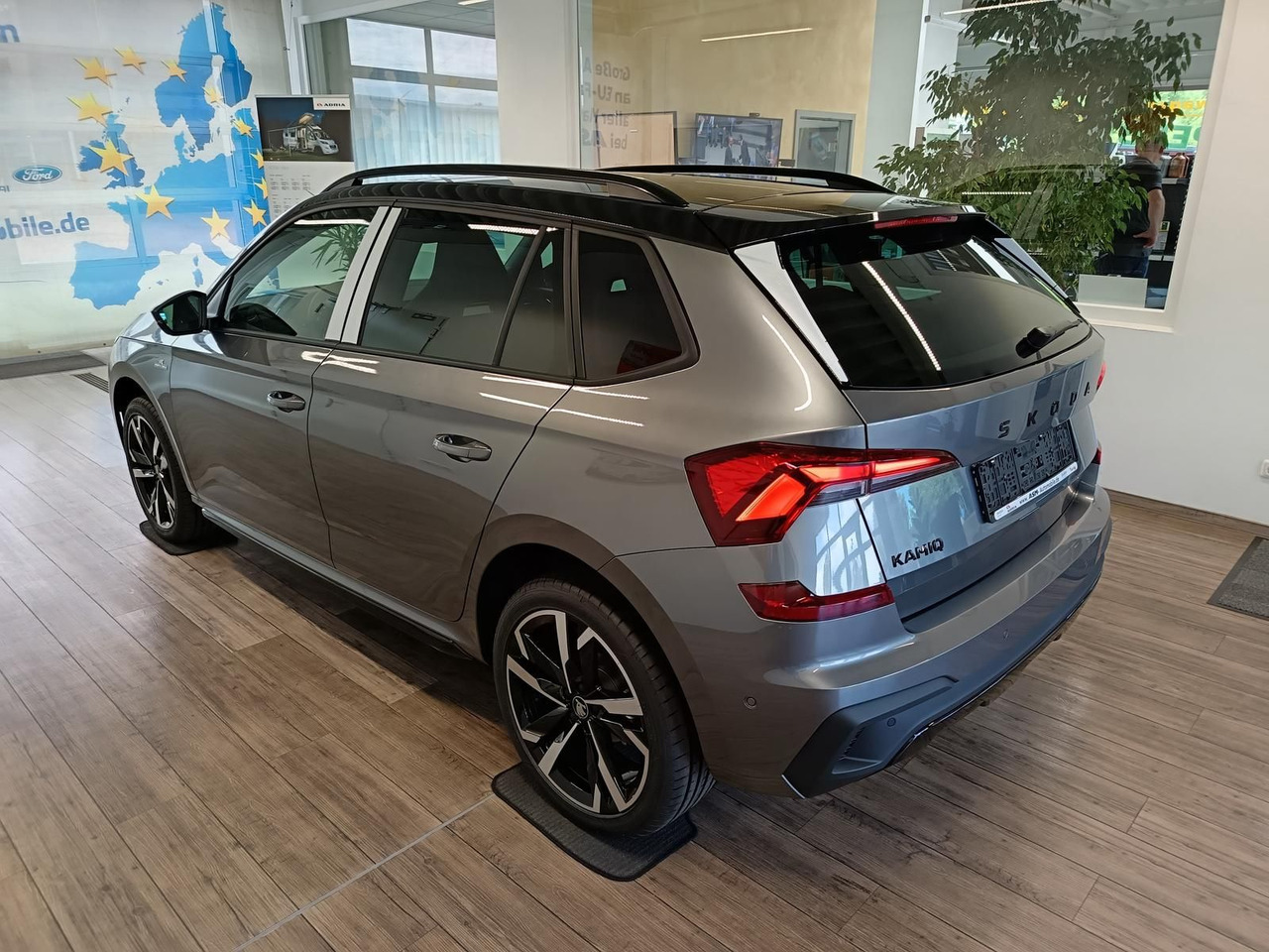 Skoda Kamiq Monte Carlo 1.5 TSI DSG*5J.GARANTIE*PANO* - Джип: снимка 4 Skoda Kamiq Monte Carlo 1.5 TSI DSG*5J.GARANTIE*PANO* - Джип: снимка 4