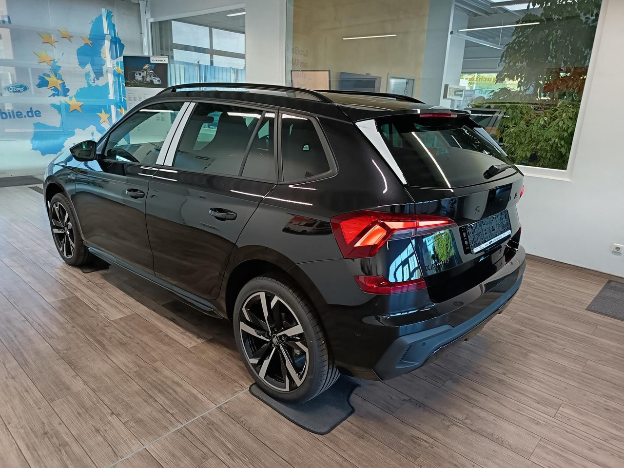 Skoda Kamiq Monte Carlo 1,5 TSI DSG*AHK*PANO*LED*ACC* - Джип: снимка 4 Skoda Kamiq Monte Carlo 1,5 TSI DSG*AHK*PANO*LED*ACC* - Джип: снимка 4