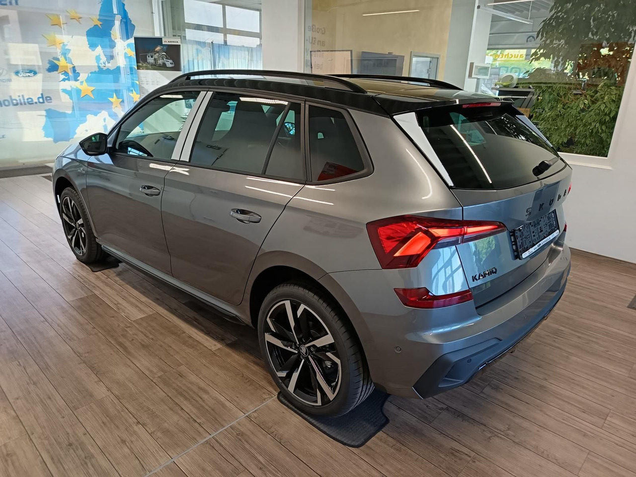 Skoda Kamiq Monte Carlo 1,5 TSI DSG*AHK*PANO*LED*ACC* - Джип: снимка 4 Skoda Kamiq Monte Carlo 1,5 TSI DSG*AHK*PANO*LED*ACC* - Джип: снимка 4