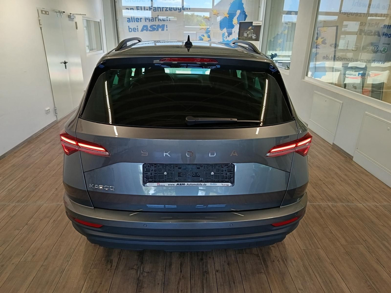 Skoda Karoq Selection 1.5 TSI DSG*NAVI*ACC*AHK-VORBER* - Джип: снимка 5 Skoda Karoq Selection 1.5 TSI DSG*NAVI*ACC*AHK-VORBER* - Джип: снимка 5