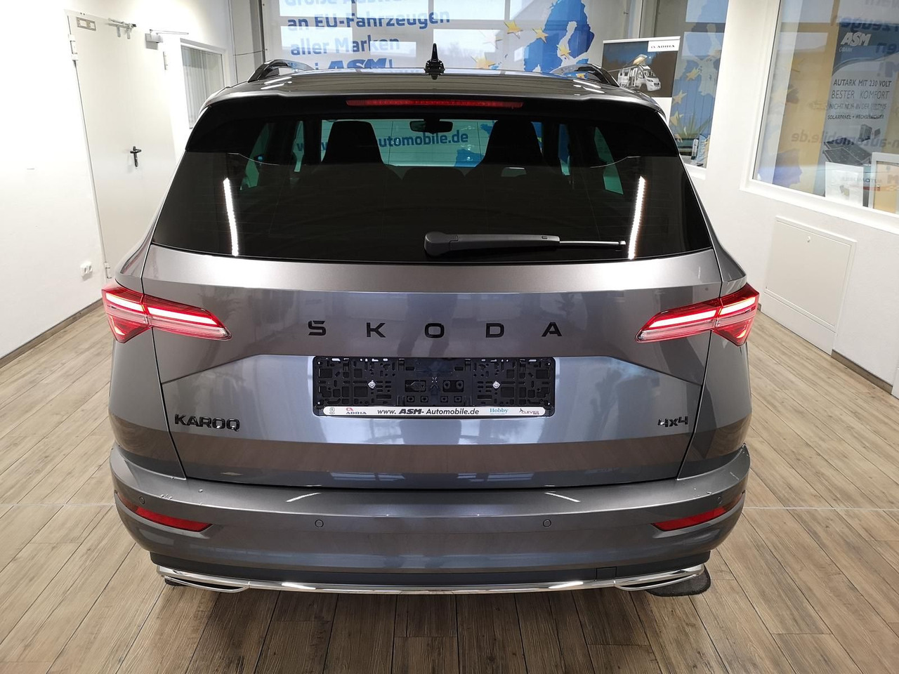 Skoda Karoq Sportline 2,0TDI DSG 4x4*PSD*AHK*360°*NAVI - Джип: снимка 5 Skoda Karoq Sportline 2,0TDI DSG 4x4*PSD*AHK*360°*NAVI - Джип: снимка 5