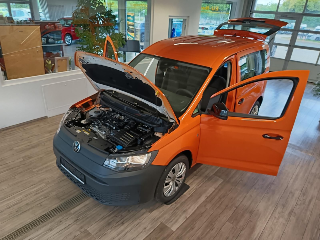 Volkswagen Caddy 2.0 TDI 75 kW*PDC*TEMP*DAB*KLIMA*5-SITZER* - Комби: снимка 2 Volkswagen Caddy 2.0 TDI 75 kW*PDC*TEMP*DAB*KLIMA*5-SITZER* - Комби: снимка 2