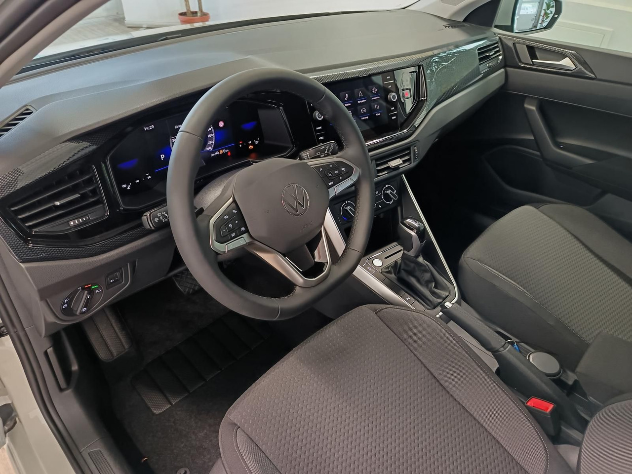 Лек автомобил Volkswagen Polo Life 1.0 TSI 70kW DSG*LED*ACC*R-KAM*DAB*PDC: снимка 21 Лек автомобил Volkswagen Polo Life 1.0 TSI 70kW DSG*LED*ACC*R-KAM*DAB*PDC: снимка 21