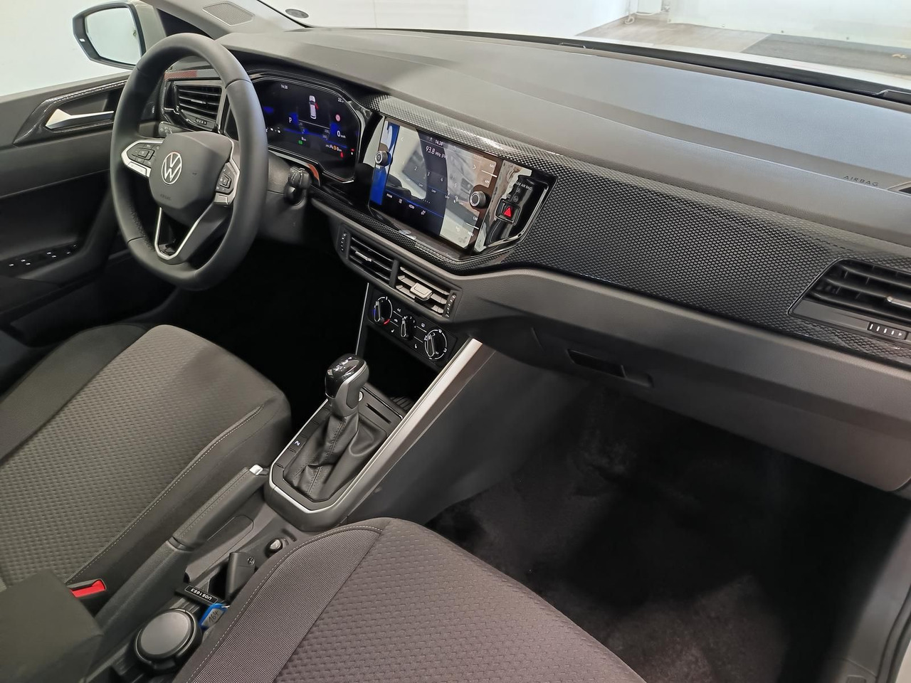 Лек автомобил Volkswagen Polo Life 1.0 TSI 70kW DSG*LED*ACC*R-KAM*DAB*PDC: снимка 18 Лек автомобил Volkswagen Polo Life 1.0 TSI 70kW DSG*LED*ACC*R-KAM*DAB*PDC: снимка 18