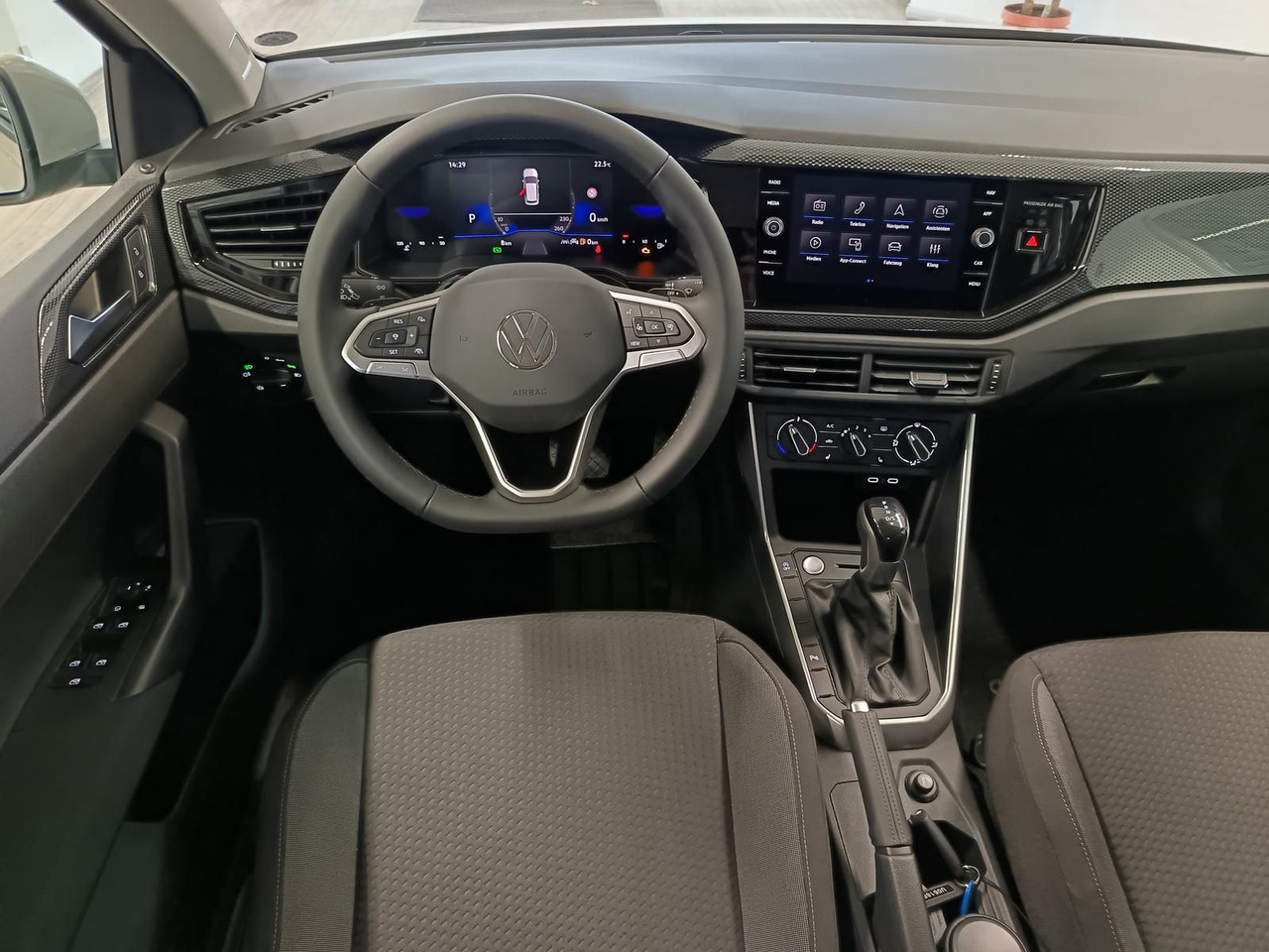 Лек автомобил Volkswagen Polo Life 1.0 TSI 70kW DSG*LED*ACC*R-KAM*DAB*PDC: снимка 7 Лек автомобил Volkswagen Polo Life 1.0 TSI 70kW DSG*LED*ACC*R-KAM*DAB*PDC: снимка 7