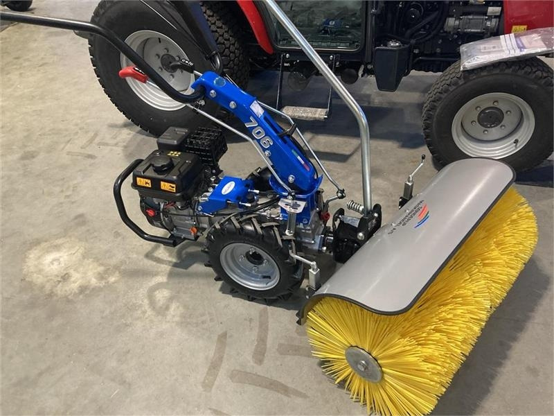 BCS 706 inkl. 80 cm fejemaskine - Трактор за комунални дейности: снимка 1 BCS 706 inkl. 80 cm fejemaskine - Трактор за комунални дейности: снимка 1