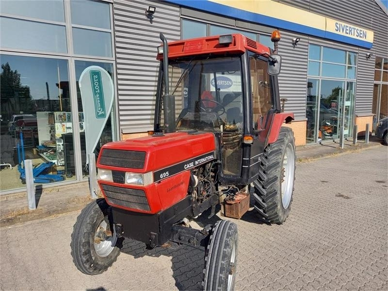 Case IH 695 XL - Трактор: снимка 2 Case IH 695 XL - Трактор: снимка 2