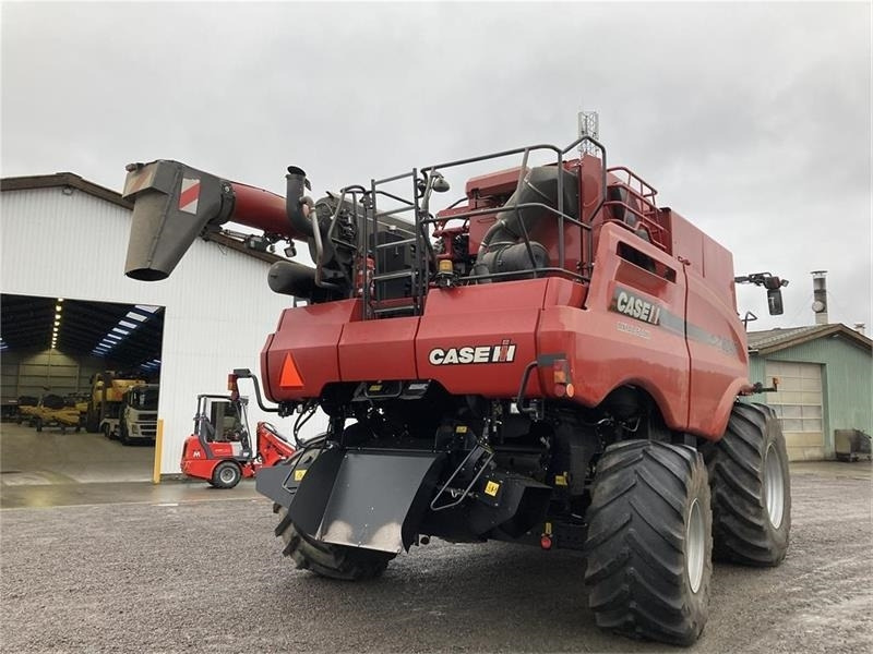 Case IH Axial Flow 8240 - Зърнокомбайн: снимка 3 Case IH Axial Flow 8240 - Зърнокомбайн: снимка 3