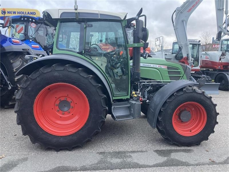 Fendt 211 Vario TMS - Трактор: снимка 4 Fendt 211 Vario TMS - Трактор: снимка 4