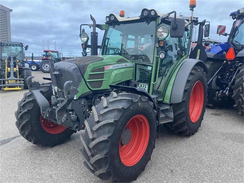 Fendt 211 Vario TMS - Трактор: снимка 2 Fendt 211 Vario TMS - Трактор: снимка 2