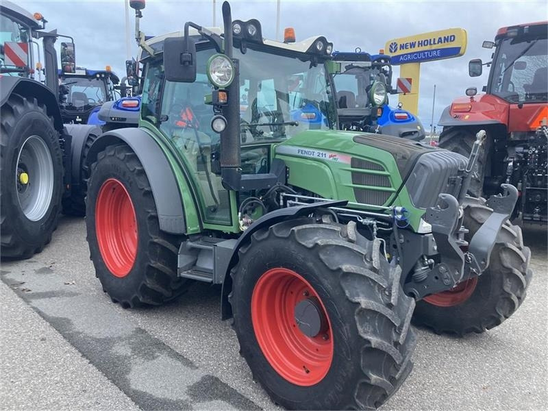 Fendt 211 Vario TMS - Трактор: снимка 1 Fendt 211 Vario TMS - Трактор: снимка 1