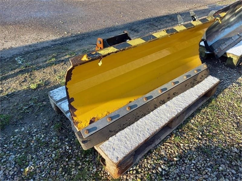 GMR FS1300L Med A-ramme kat. 0 eller Stiga Titan ophæn - Гребло за сняг за Селскостопанска техника: снимка 1 GMR FS1300L Med A-ramme kat. 0 eller Stiga Titan ophæn - Гребло за сняг за Селскостопанска техника: снимка 1