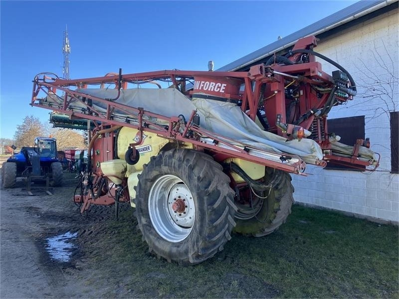 Hardi COMMANDER 4200 TWIN 28 m - Прикачна пръскачка: снимка 2 Hardi COMMANDER 4200 TWIN 28 m - Прикачна пръскачка: снимка 2